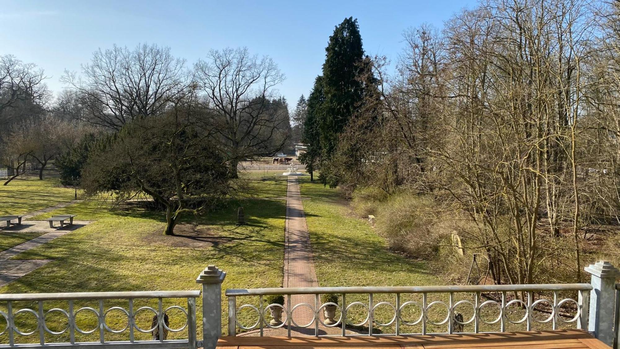 Schloss Badow Exterior photo